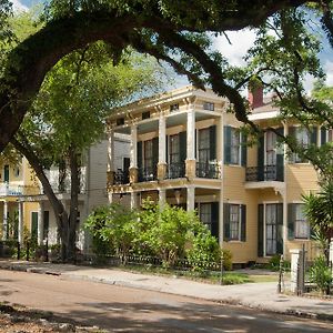 Hh Whitney House - A Bed & Breakfast On The Historic Esplanade